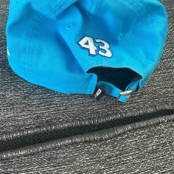 Signed Bubba Wallace hat - Picture 2 of 6